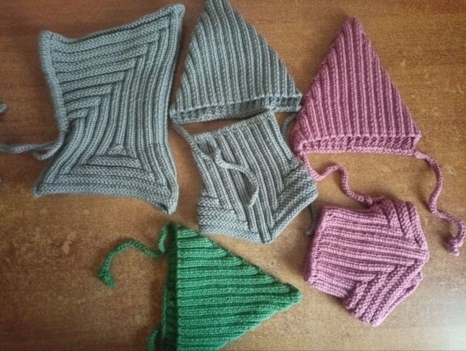 Шапочки детские вязаные