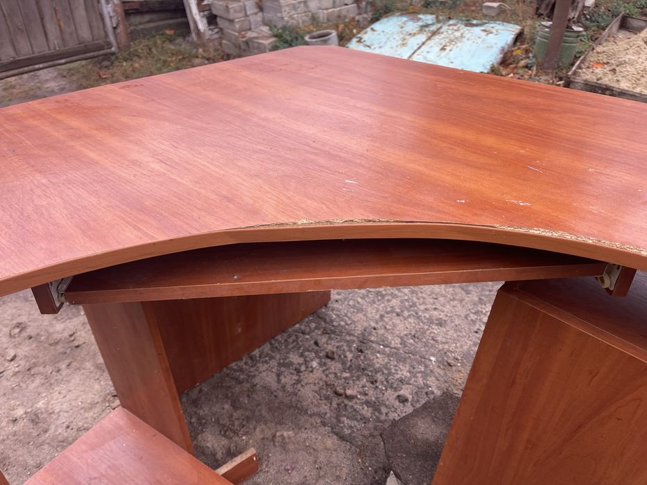 Стіл кутовий компьюторний