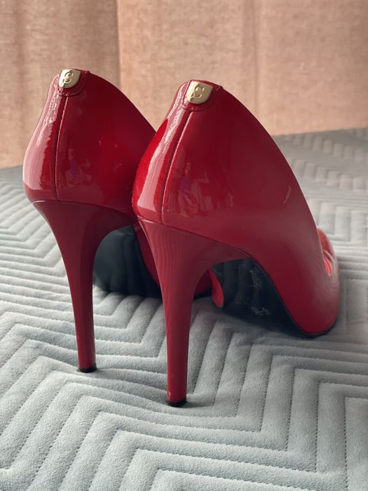 Czerwone skórzane szpilki Zebra r. 37