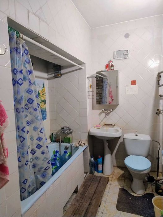 Продаж будинку та земельної ділянки
