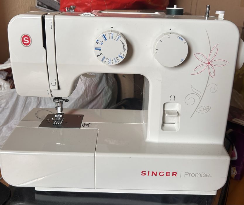 Продам швейну машинку Singer
