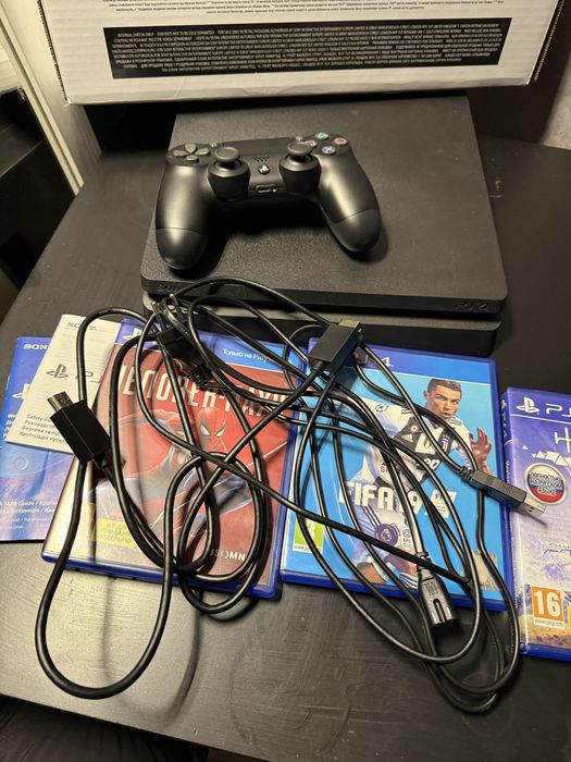 PlayStation 4 (PS4) + ігри + комплект — чудовий стан