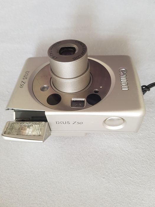 Maquina fotográfica de rolo Cânon IXUS Z50