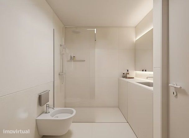 Apartamento T0 com garagem, ar condicionado e elevador