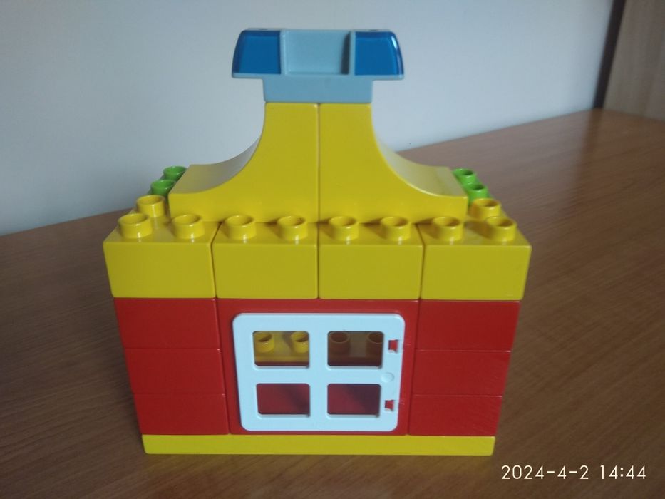 Lego Duplo domek patrolu