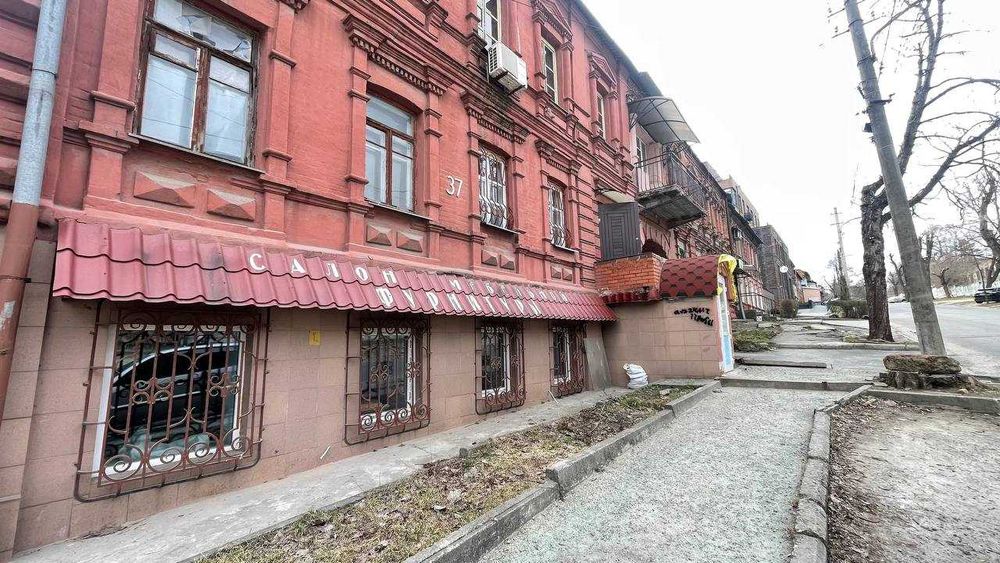 Оренда 3к офісу 75 м2 в центрі з меблями, парковкою та інд.опаленням