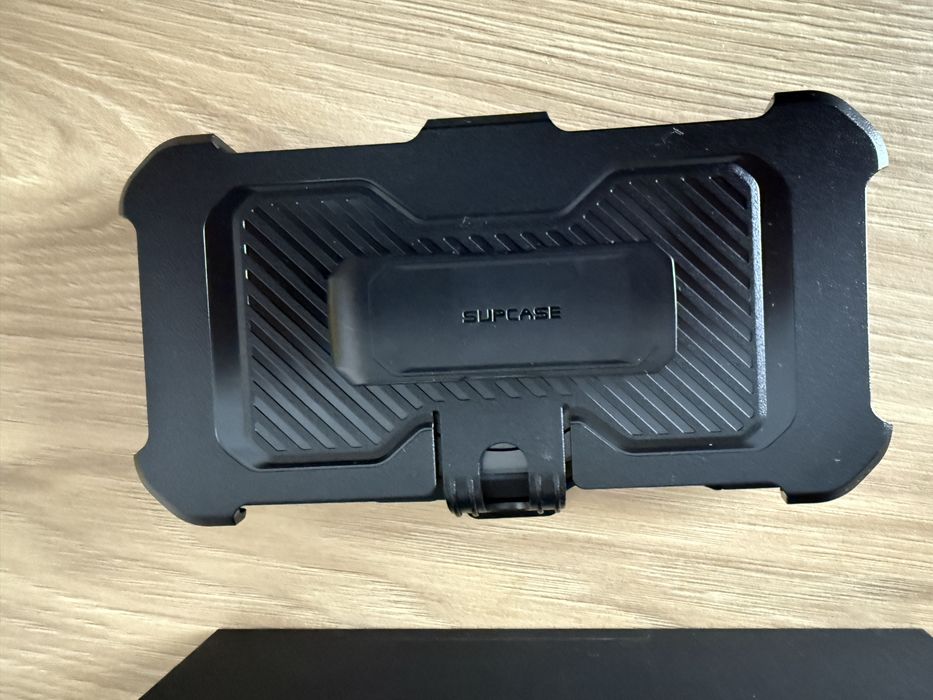 Etiu pancerne czarne iphone 16 pro max