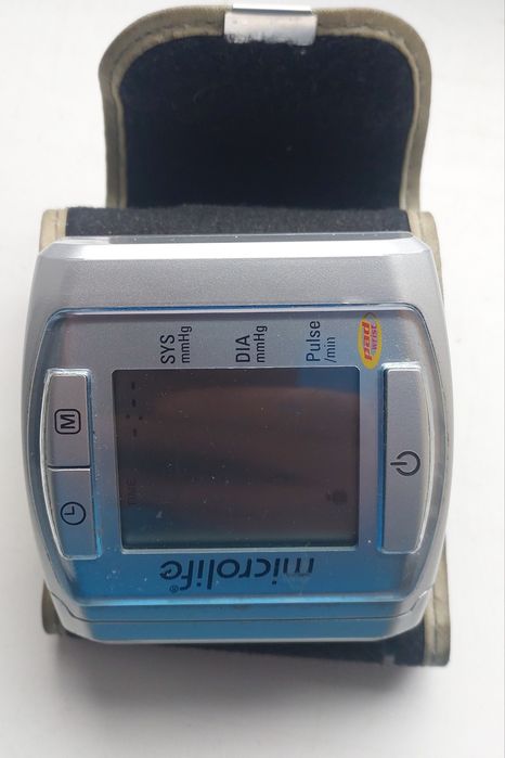 Тонометр Microlife BP-W100, требуется замена манжеты.