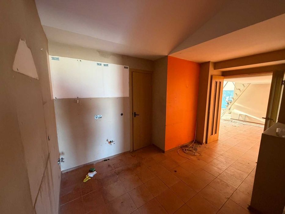 Видовий Loft-простір 92 м² з терасою , метро Мінська , Для офісу, студії або проживання. Без %.