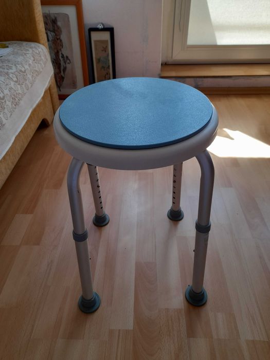 Taboret rehabilitacyjny pod prysznic