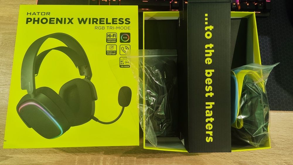 Продам ігрові наушникия. Hator PhWireless RGB Tri-mode (модель HTA-870).