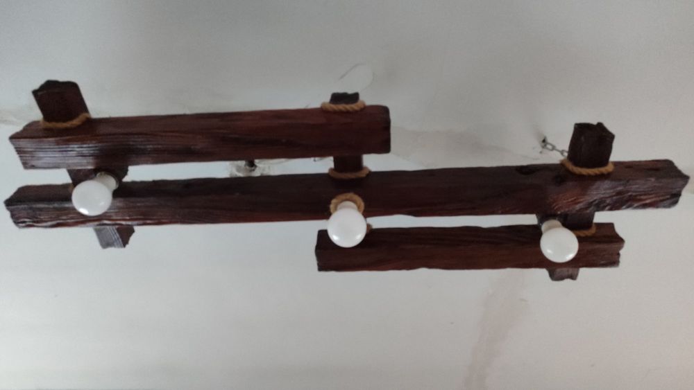 Дерев'яна люстра