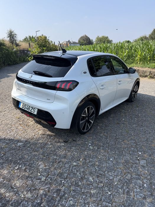 Peugeot e-208 — fotografia 4