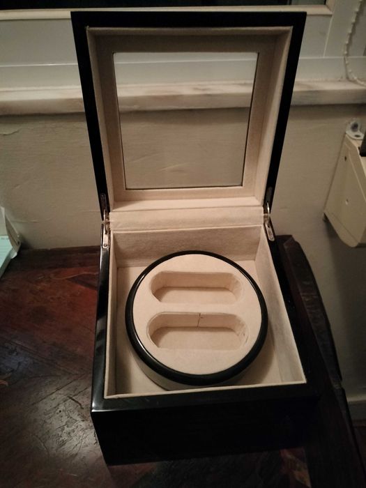 Caixa giratória para dois relógios automáticos