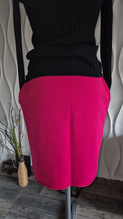 Spódnica ołówkowa fuksja 42/44