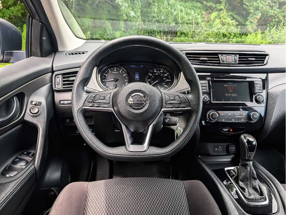 Nissan Rogue Sport      2021