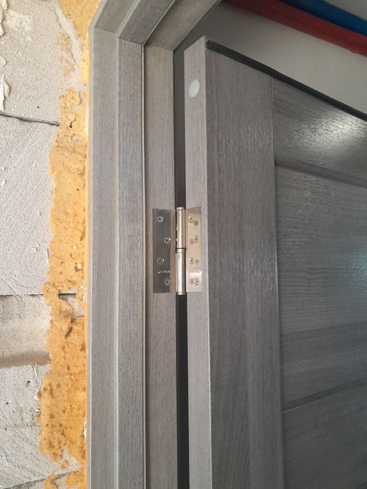 Міжкімнатні двері. 5000 грн.