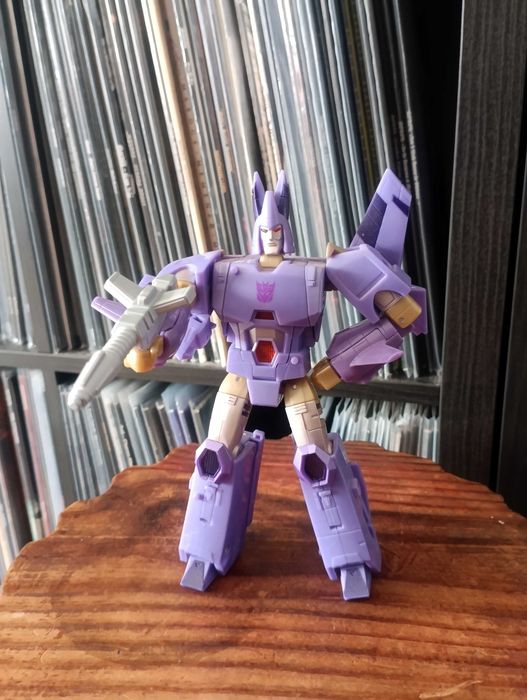Cyclonus - war for cybertron trilogy Kingdom (voyager class)