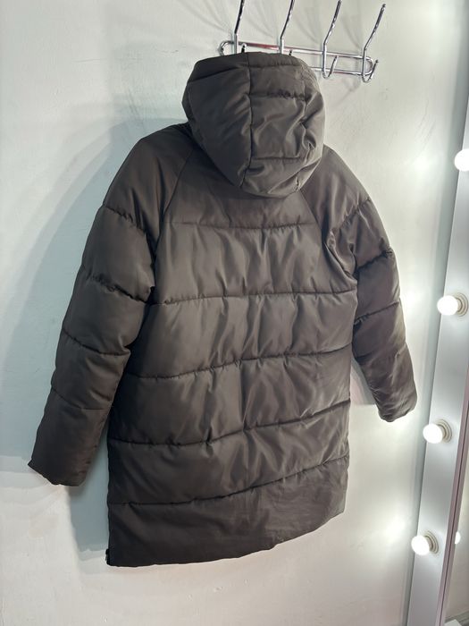 Довга куртка в кольорі гіркий шоколад