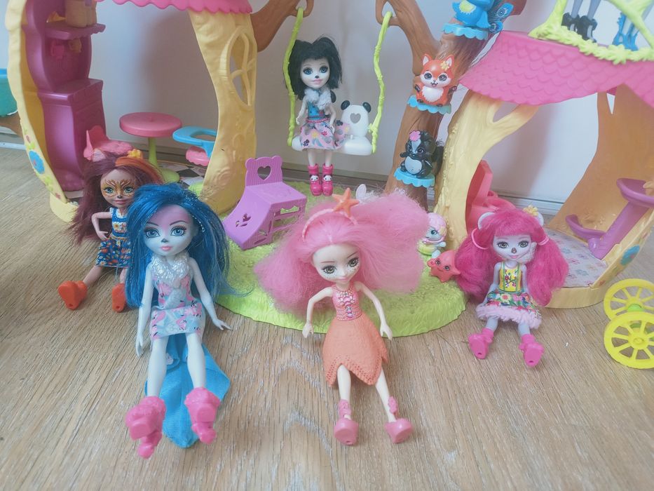 Duży zestaw z leśnym domkiem Enchantimals