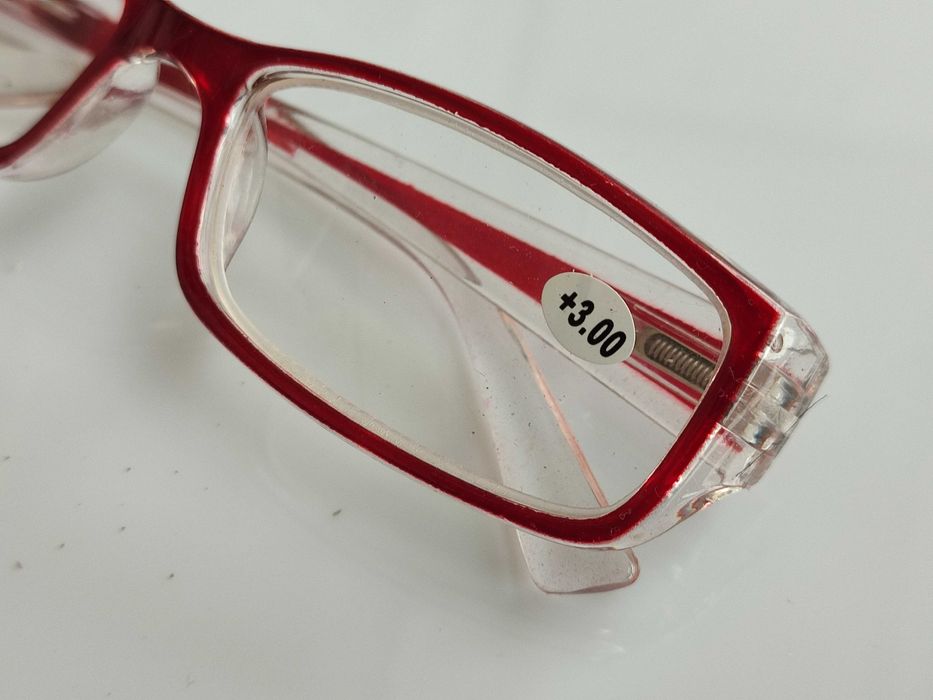 Очки (окуляри) +3.0