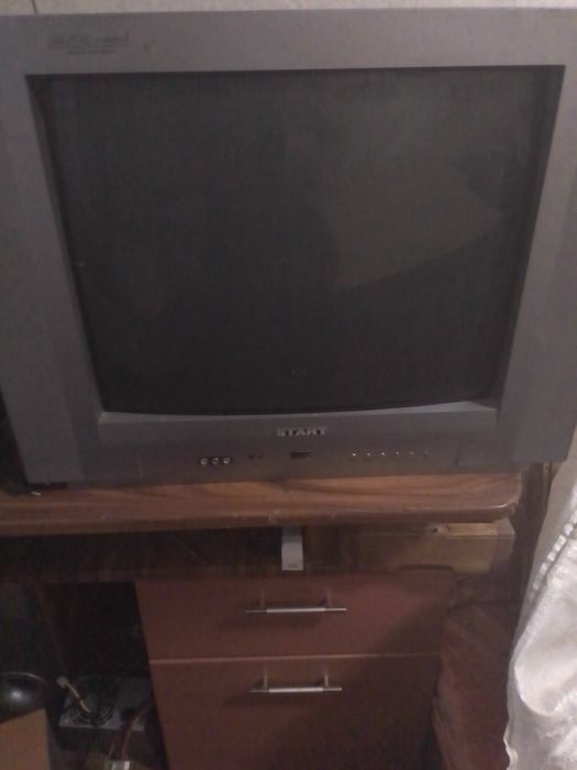 Телевизор рабочий .нет пульта