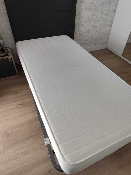 Cabeceira de cama em tecido + estrado de ripas