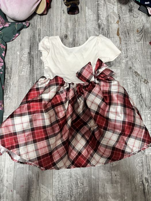 Sukienki dziewczęce 116