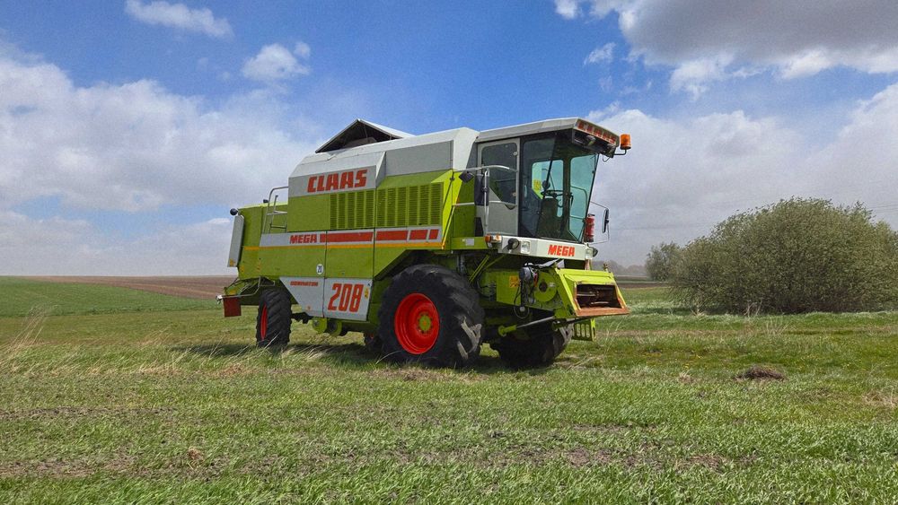 Продаж комбайн claas mega 208