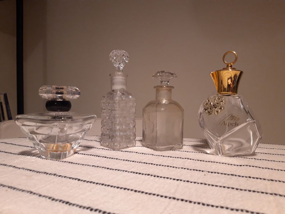 Vários frascos de perfume para colecção (sem perfume)