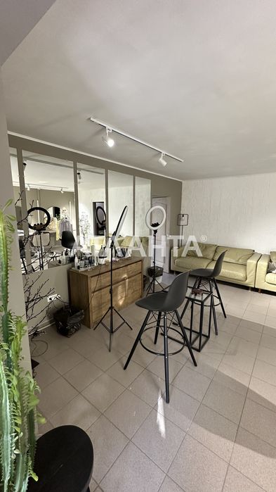 Приміщення під будь-який бізнес, магазин, офіс, прохідне місце