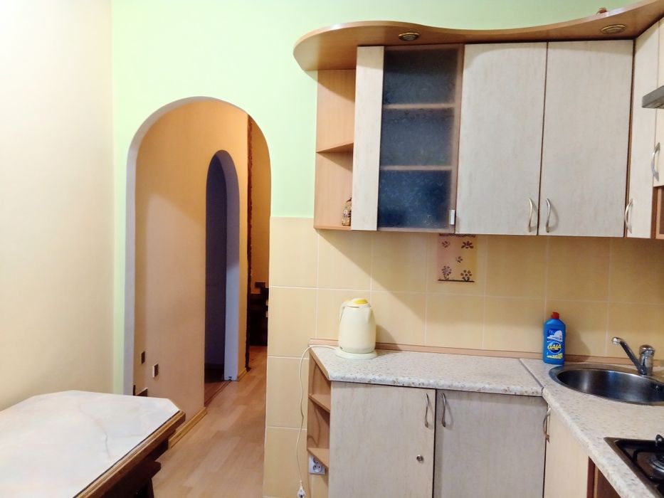 Центр! Подобово, в самому центрі міста  біля ЦУМу