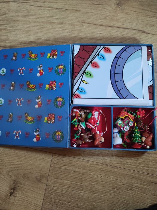 Wesołe święta książka z zabawkami