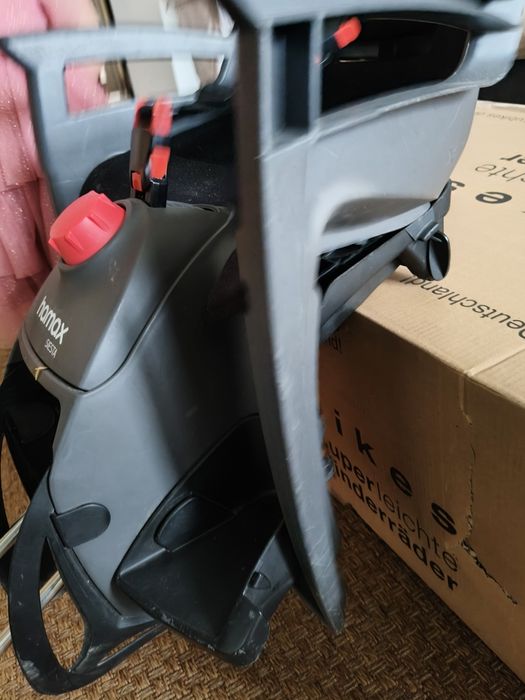 Fotelik rowerowy Hamax z regulacją