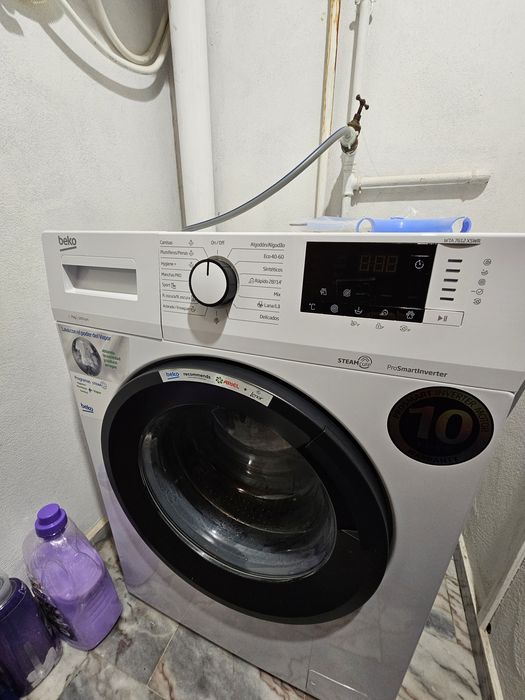 Máquina de lavar roupa beko.