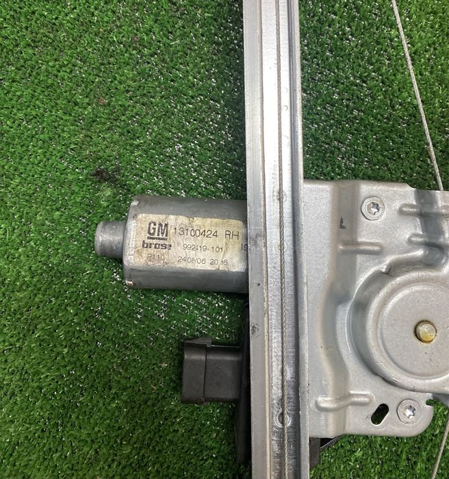 Склопідйомник електричний та механічний Opel Astra H Zafira B