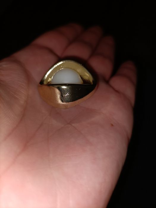 Ozdobna damska broszka