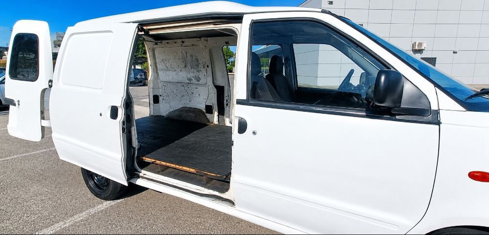 Nissan Vanete  Ano-1999  "Estado Impecável"