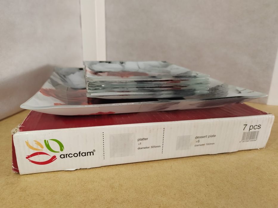 Десертний набір тарілок Arcofam "Червона Квітка" (7 предметів)