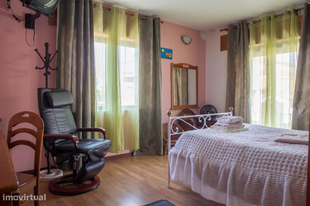 Quarto - localizado em Campanhã Porto
