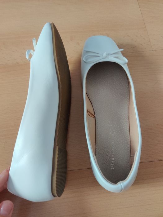 Galowe buty dziewczęce.