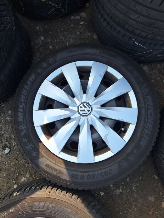 Koła zimowe VW T roc 205 60 r16