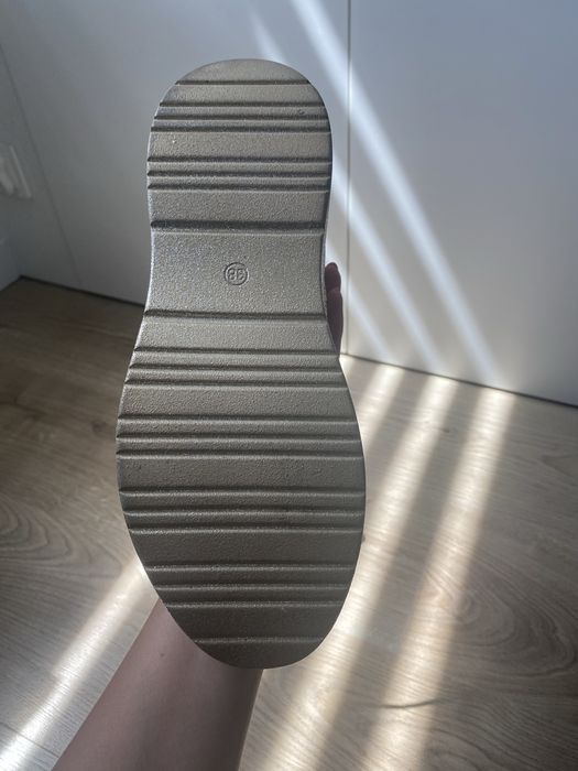 Nowe złote buty na grubszej podeszwie 38
