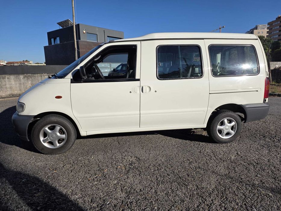 Imaculada Nissan Vanette 2.3D (5 Lugares / Mista) Vários Extras