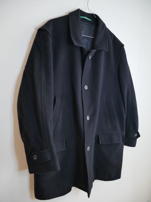 Casaco em azul escuro