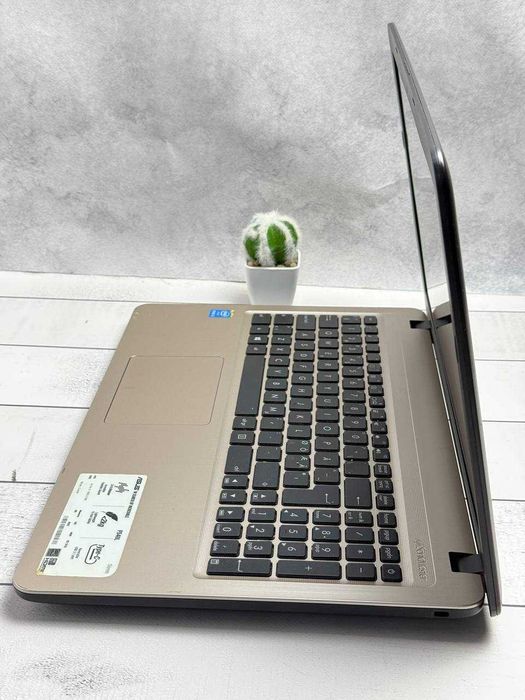 Asus F540L i3-5005 8ram ssd 128 Full HD  15.6