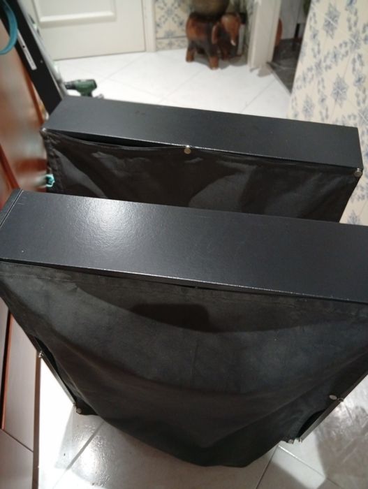 Dois gavetōes para debaixo da cama com protetor ( capa) preto do IKEA