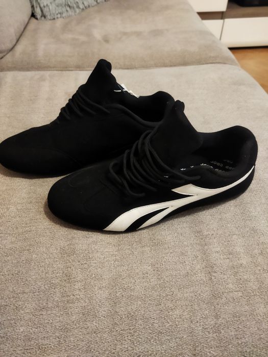 Buty sportowe 41  Cropp Nowe