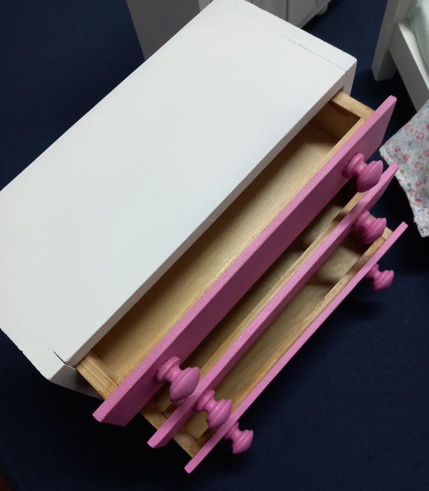 Quarto de brincar artesanal em madeira