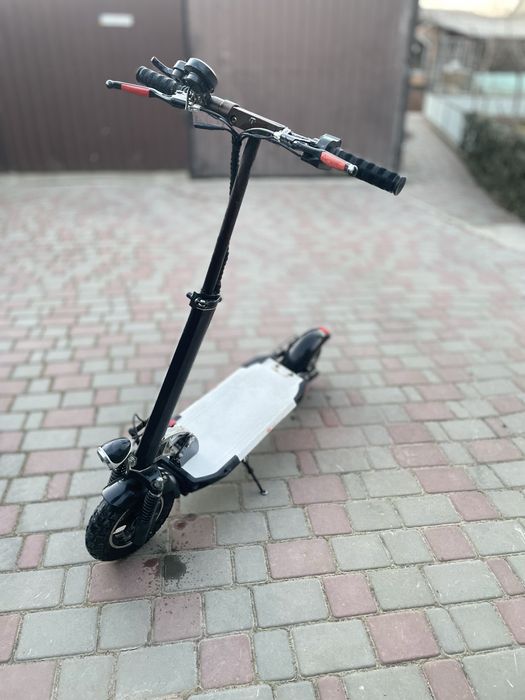 Продам електросамокат